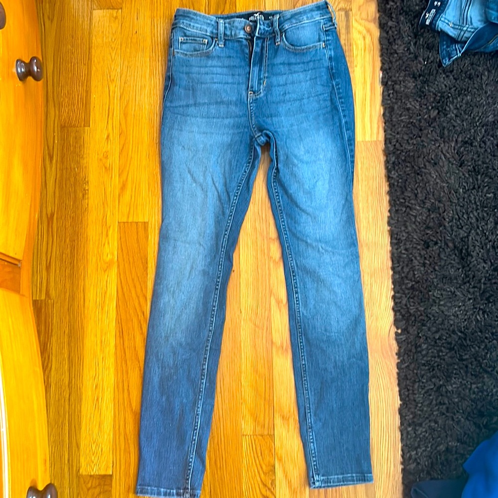 Hollister High-Rise Super Skinny Classic Stretch Jeans